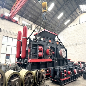 對(duì)輥制砂機(jī)在河卵石生產(chǎn)線中，如何與給料機(jī)、顎破協(xié)同？