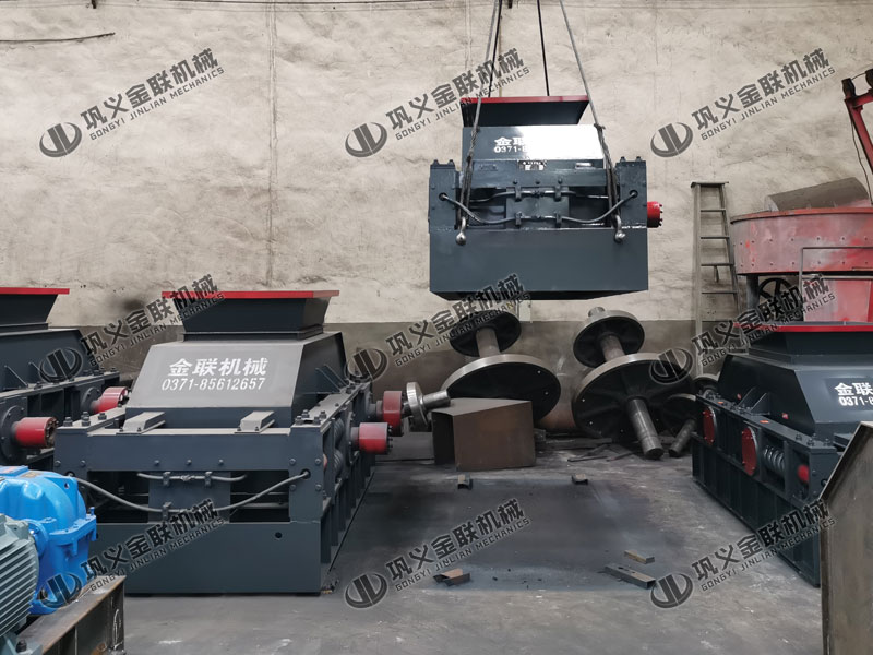 日產(chǎn)200噸玄武巖制砂機(jī)多少錢一臺(tái)，有哪些型號(hào)合適？