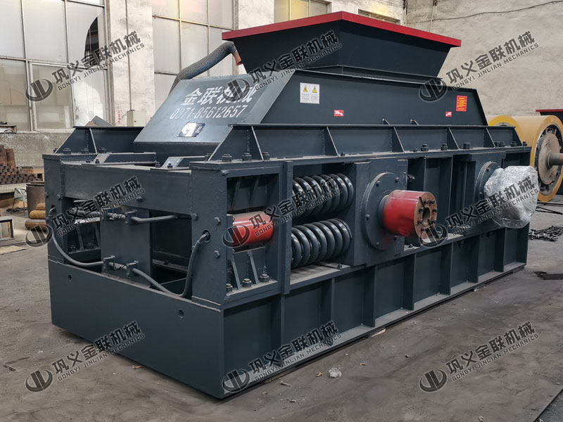 對輥細(xì)碎機要注意哪些細(xì)節(jié)，運轉(zhuǎn)靠什么？