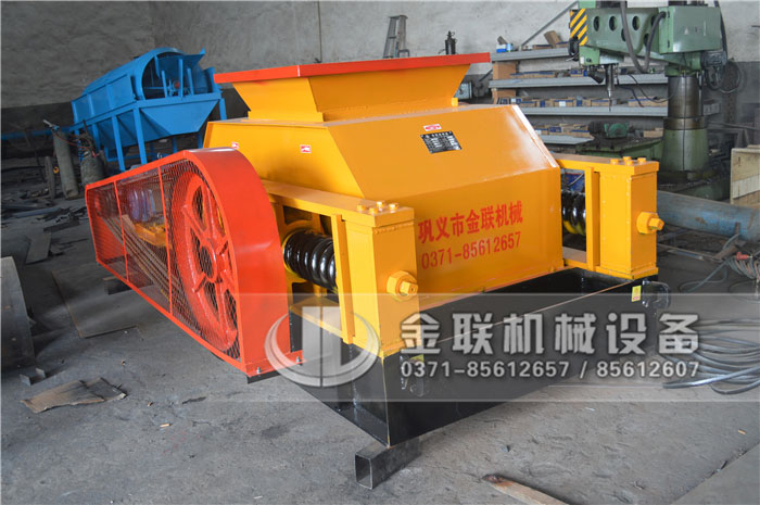 齒式破碎機是怎樣調整排料口大小的，型號有哪些？